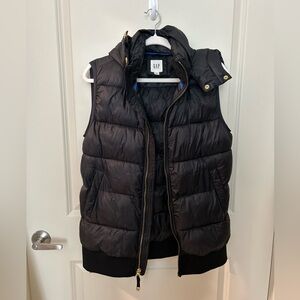 EUC GAP small Black Puffer Hooded vest gold fleece lined pockets warm primaloft
